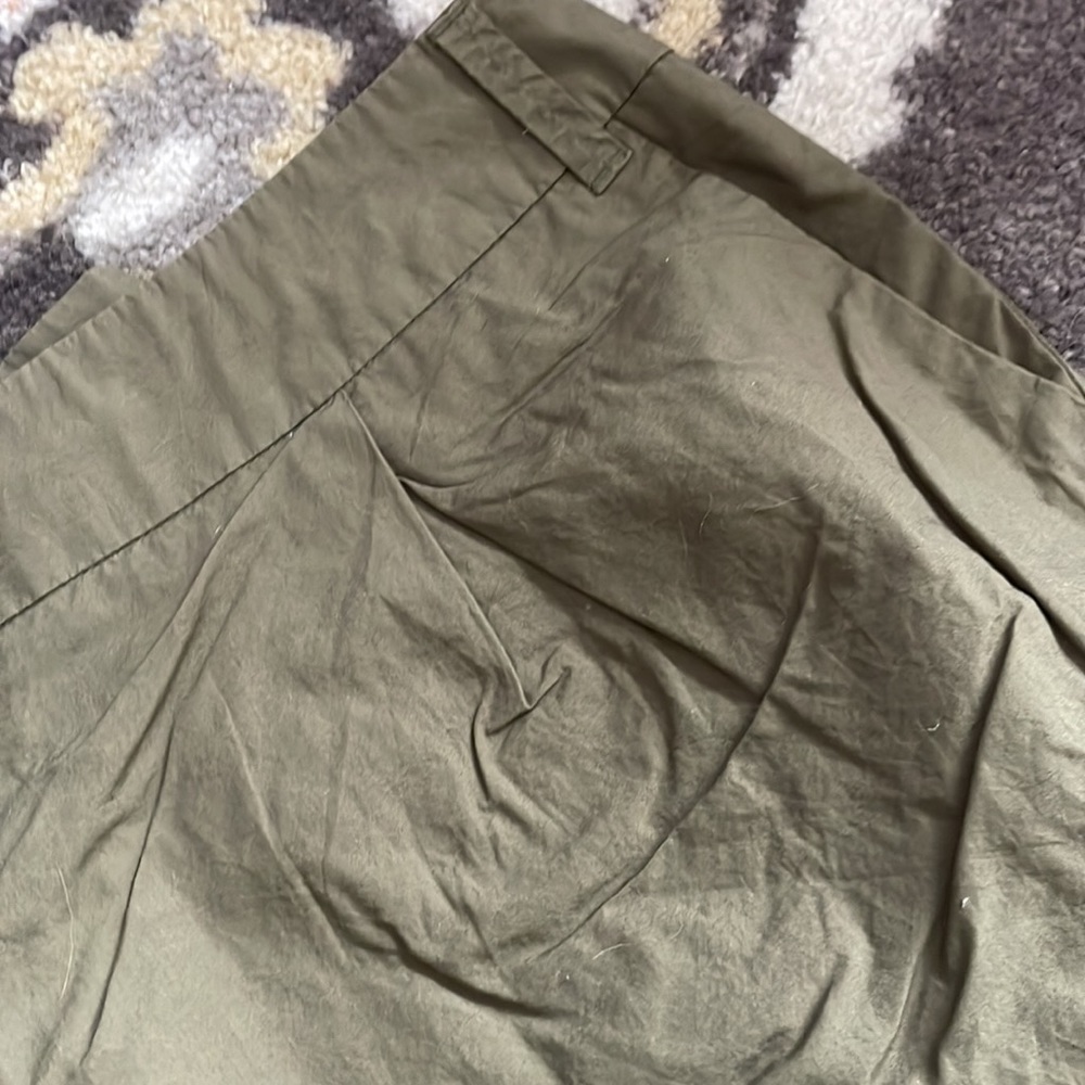 Olive Cuffed Shorts - Picture 4 of 5